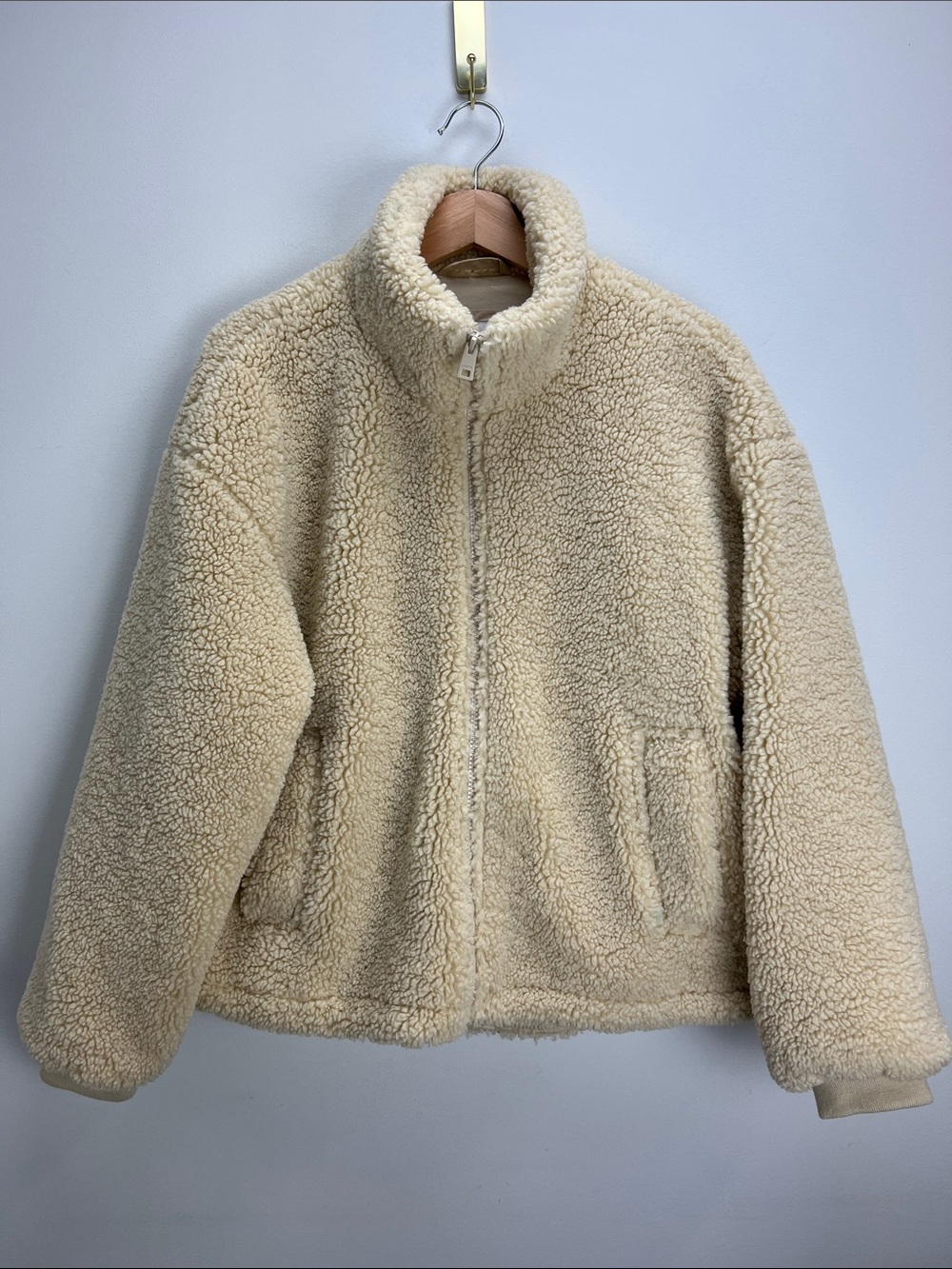 Levi’s Teddy Sherpa Jacket Cream Full Zip Faux Fur Fluffy Womens Small Bomber